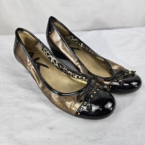 Anne Klein Sport Akshevanie Womens Size 9M Open Toe Gold Black 1.5” Wedge Bow